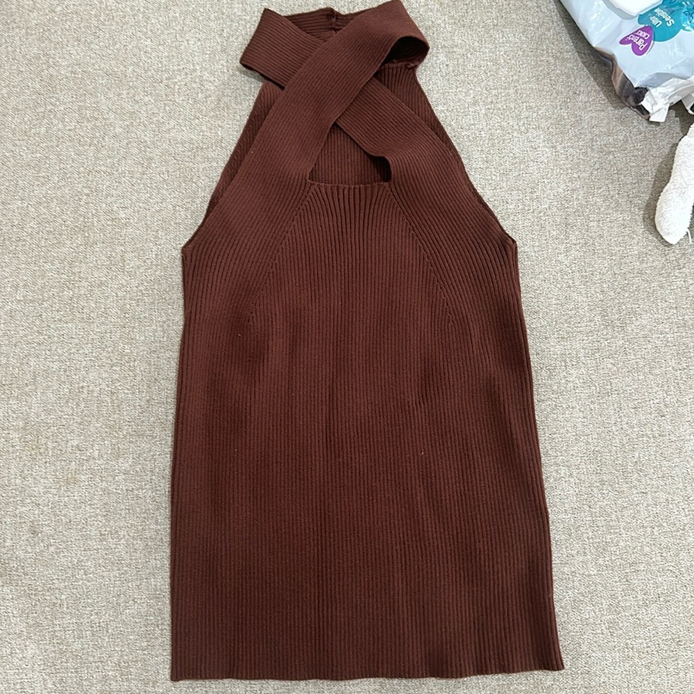 Small criss cross neck tank